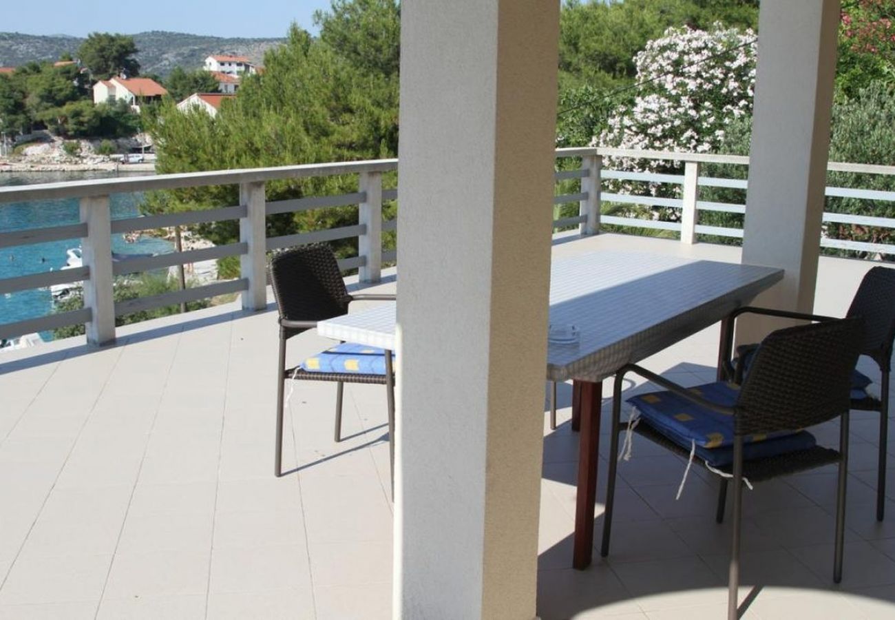 Appartement à Ražanj - Appartement dans Ražanj avec vue mer, terrasse, Climatisation, WIFI (5150-1)