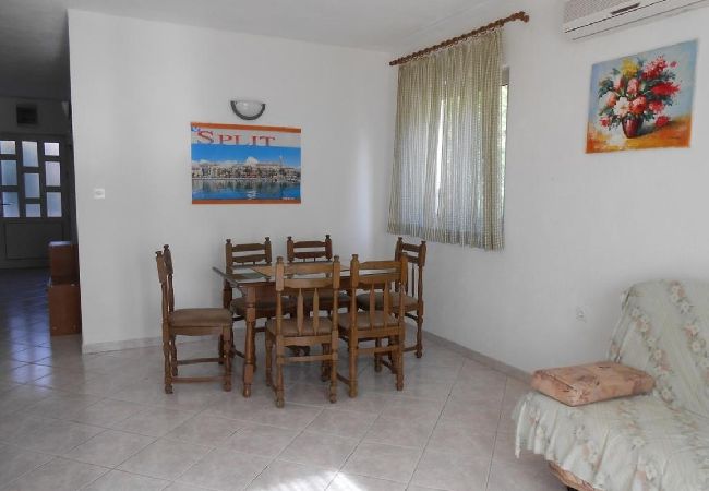 Appartement à Ražanj - Appartement dans Ražanj avec vue mer, terrasse, Climatisation, WIFI (5150-2) Appartement à Ražanj - Appartement dans Ražanj avec vue mer, terrasse, Climatisation, WIFI (5150-2)