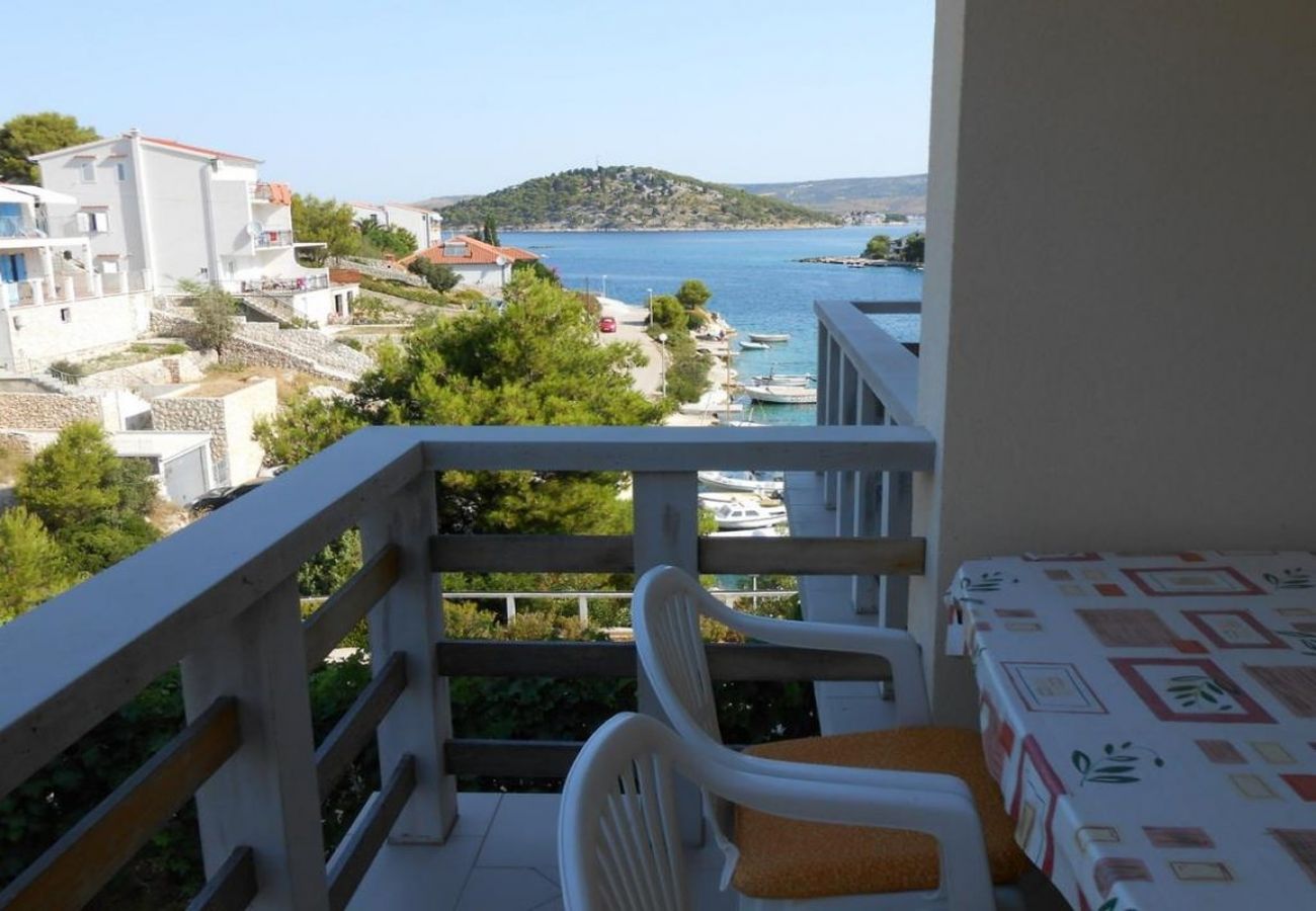 Appartement à Ražanj - Appartement dans Ražanj avec vue mer, Balcon, Climatisation, WIFI (5150-4)