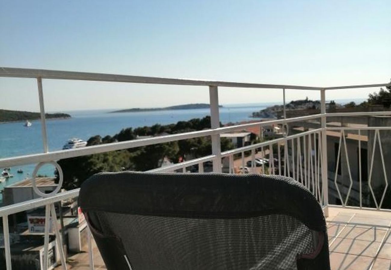 Appartement à Primošten - Appartement dans Primošten avec vue mer, terrasse, Climatisation, WIFI (5162-2)