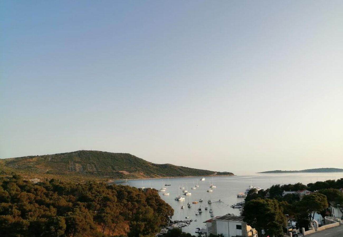 Appartement à Primošten - Appartement dans Primošten avec vue mer, terrasse, Climatisation, WIFI (5162-2)