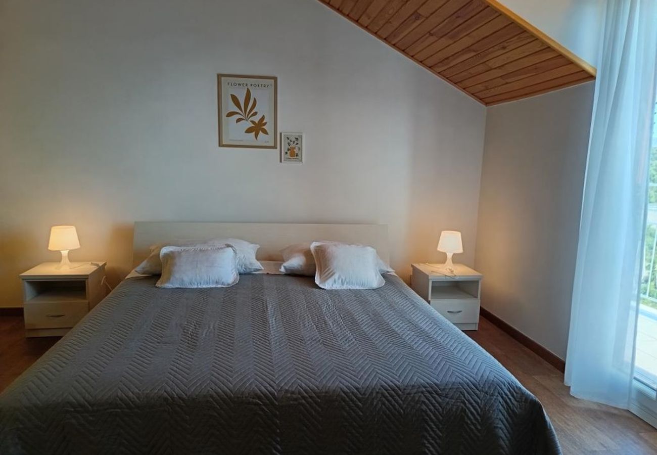 Appartement à Primošten - Appartement dans Primošten avec vue mer, terrasse, Climatisation, WIFI (5162-2)