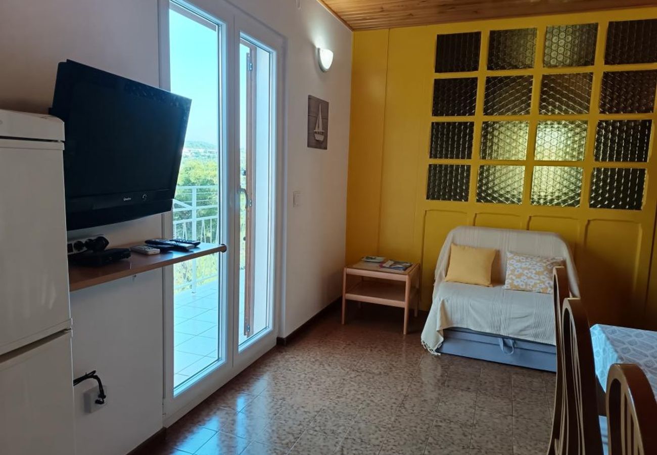 Appartement à Primošten - Appartement dans Primošten avec vue mer, terrasse, Climatisation, WIFI (5162-2)
