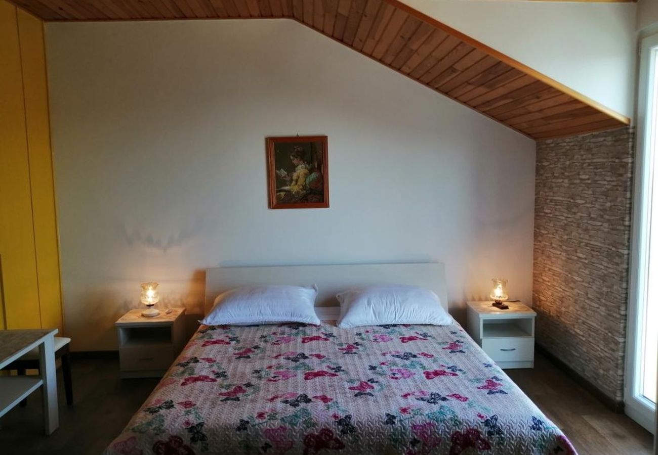 Appartement à Primošten - Appartement dans Primošten avec vue mer, terrasse, Climatisation, WIFI (5162-2)