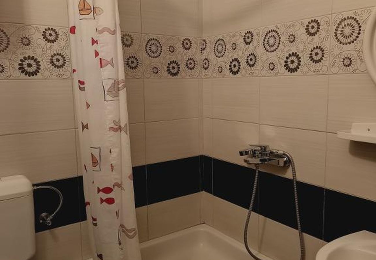 Appartement à Primošten - Appartement dans Primošten avec vue mer, terrasse, Climatisation, WIFI (5162-2)