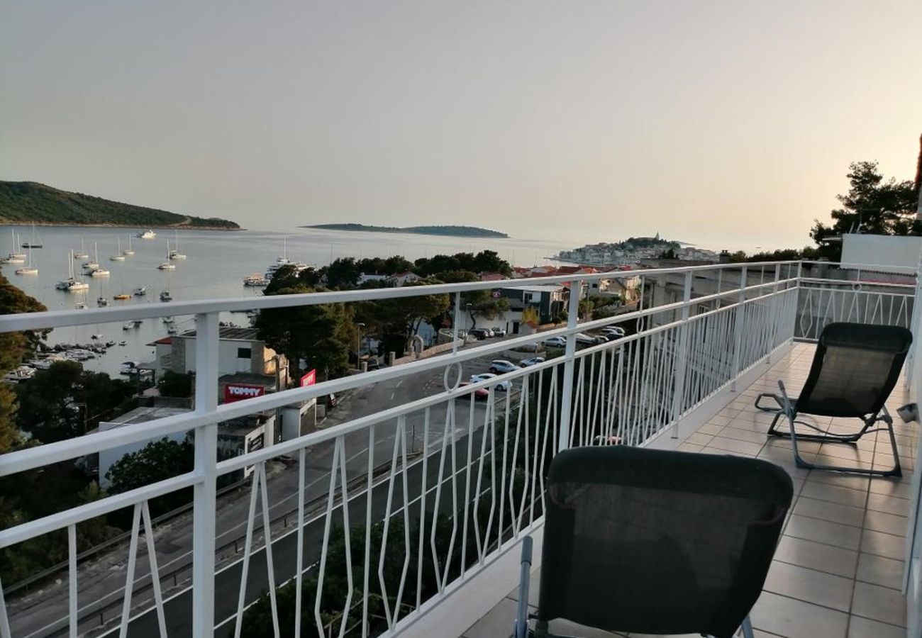 Appartement à Primošten - Appartement dans Primošten avec vue mer, terrasse, Climatisation, WIFI (5162-2)