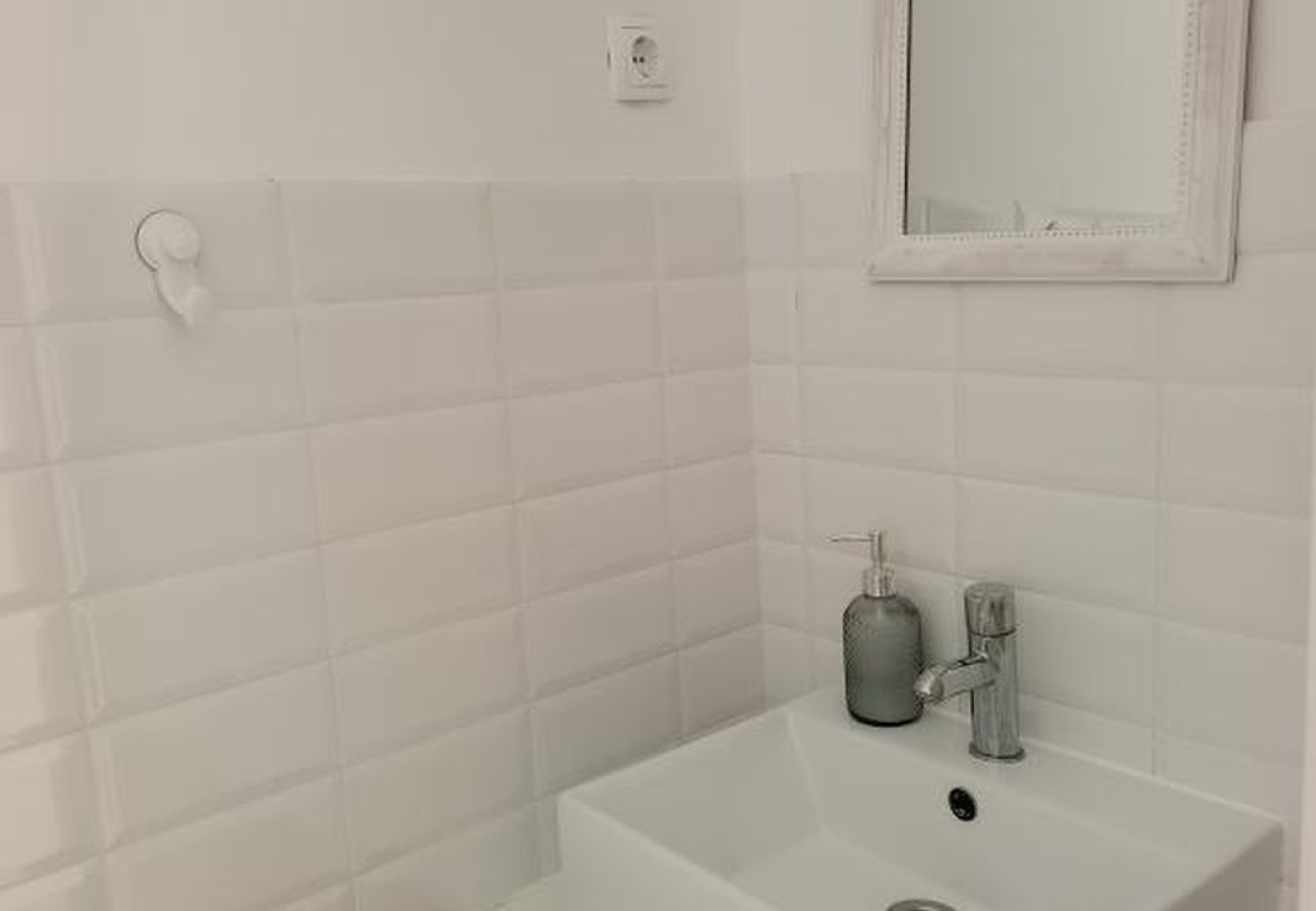 Appartement à Primošten - Appartement dans Primošten avec vue mer, terrasse, Climatisation, WIFI (5155-1)