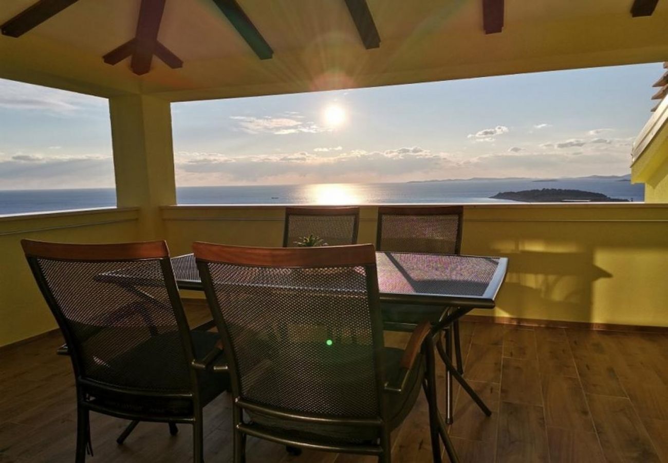 Appartement à Bilo - Appartement dans Bilo avec vue mer, terrasse, Climatisation, WIFI (5151-1)