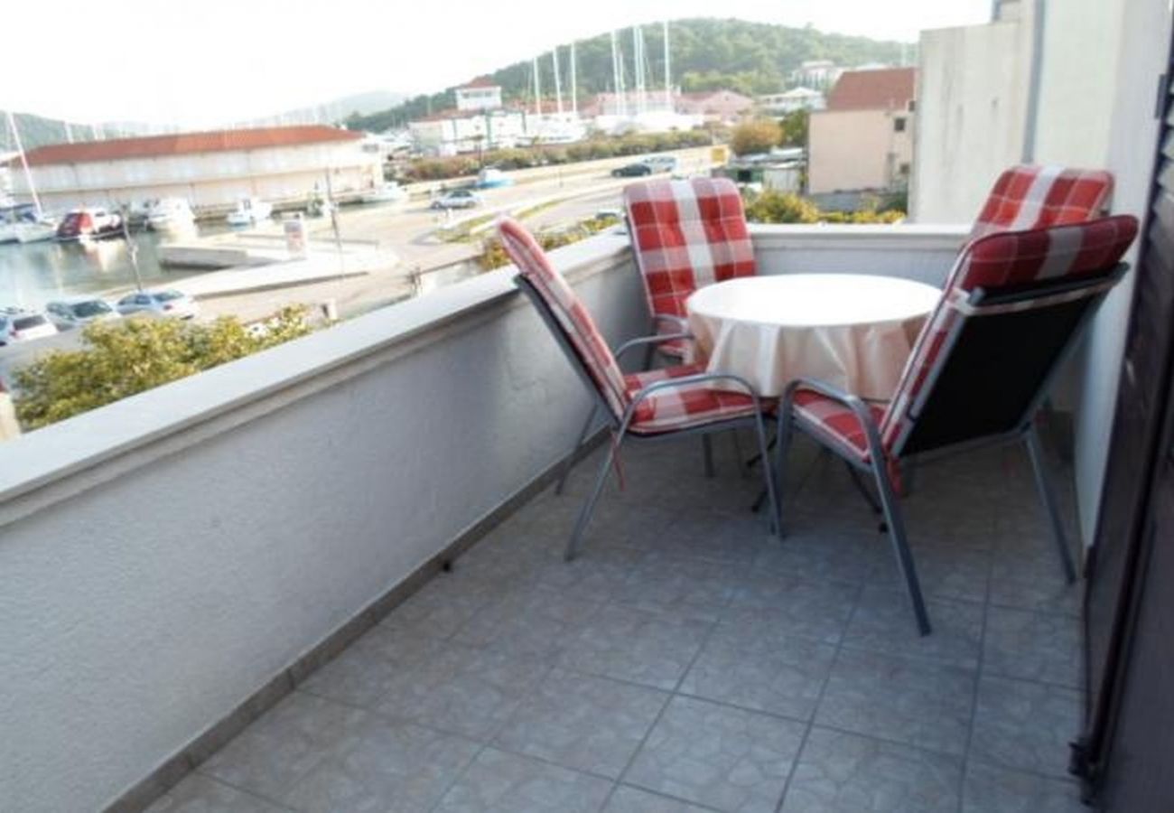 Appartement à Rogoznica - Appartement dans Rogoznica avec vue mer, Balcon, Climatisation, WIFI (5153-4)