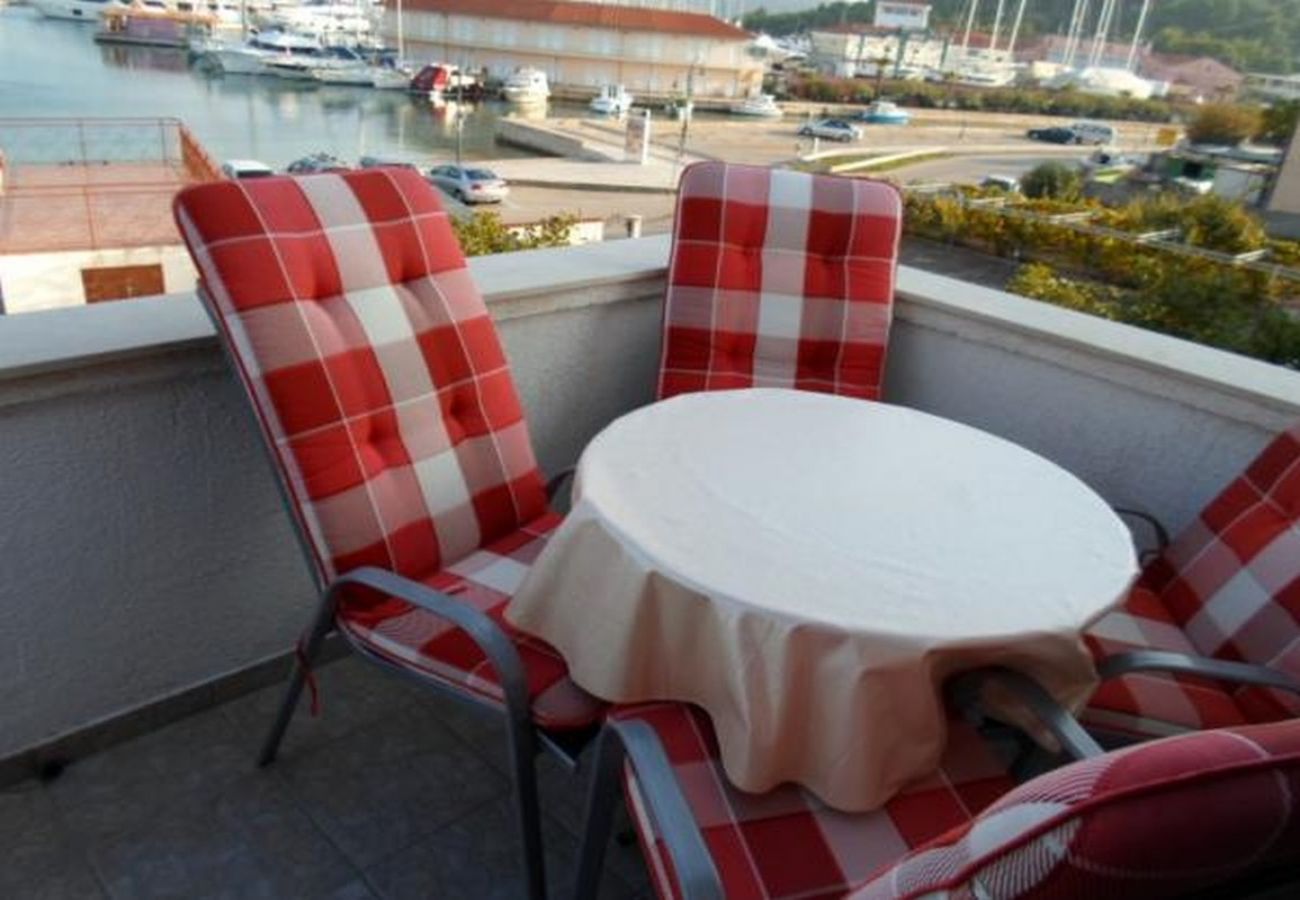 Appartement à Rogoznica - Appartement dans Rogoznica avec vue mer, Balcon, Climatisation, WIFI (5153-4)