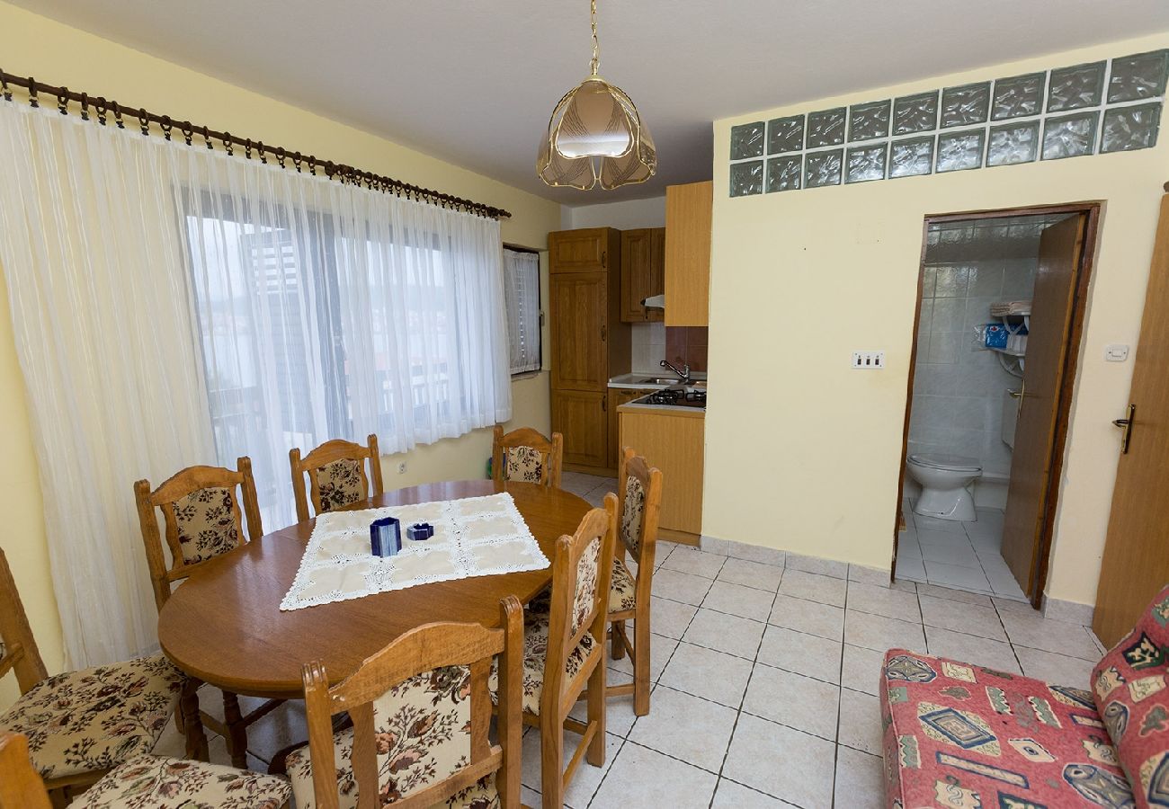 Appartement à Okrug Gornji - Appartement dans Okrug Gornji avec vue mer, Balcon, Climatisation, WIFI (5165-1)