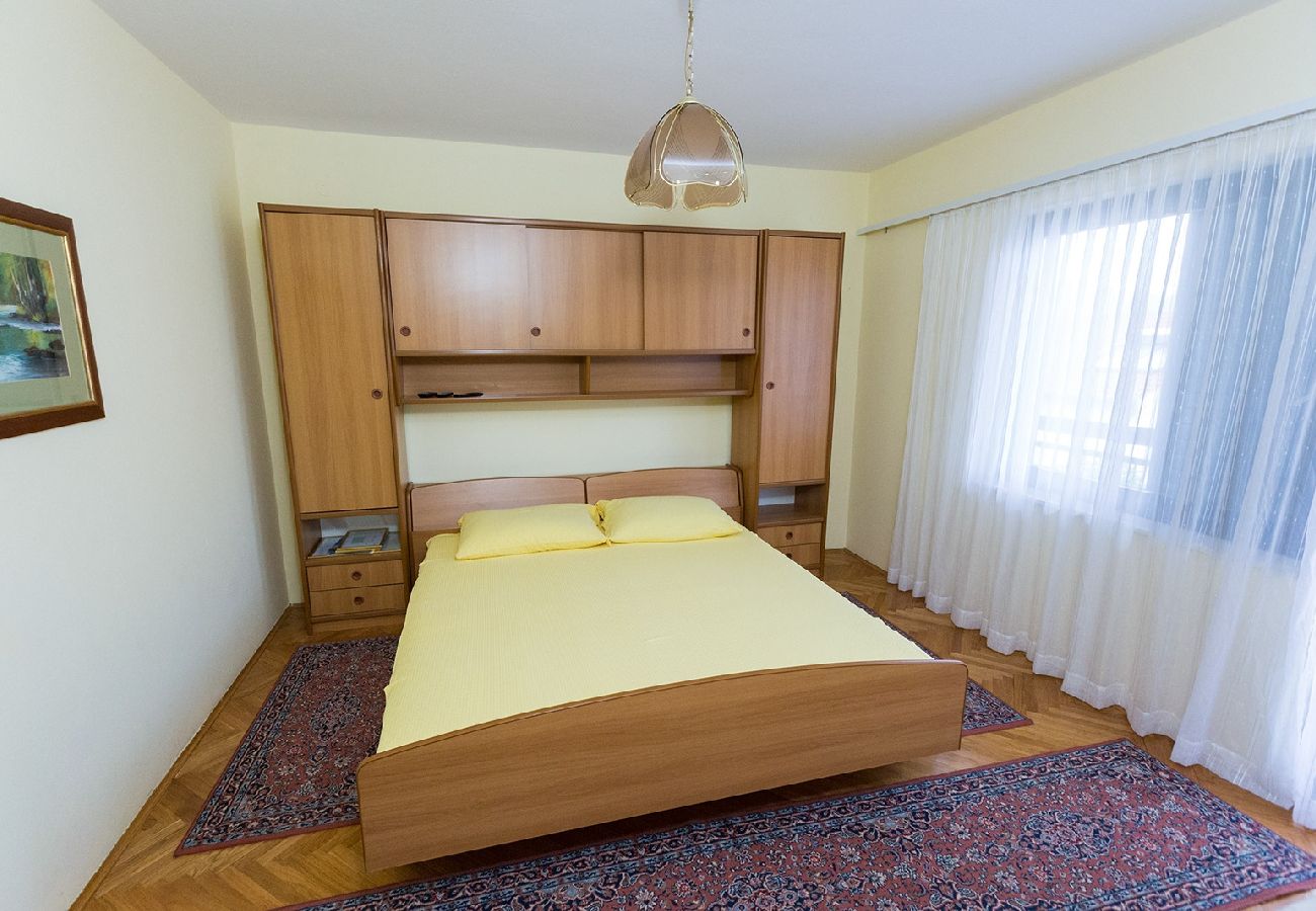 Appartement à Okrug Gornji - Appartement dans Okrug Gornji avec vue mer, Balcon, Climatisation, WIFI (5165-1)