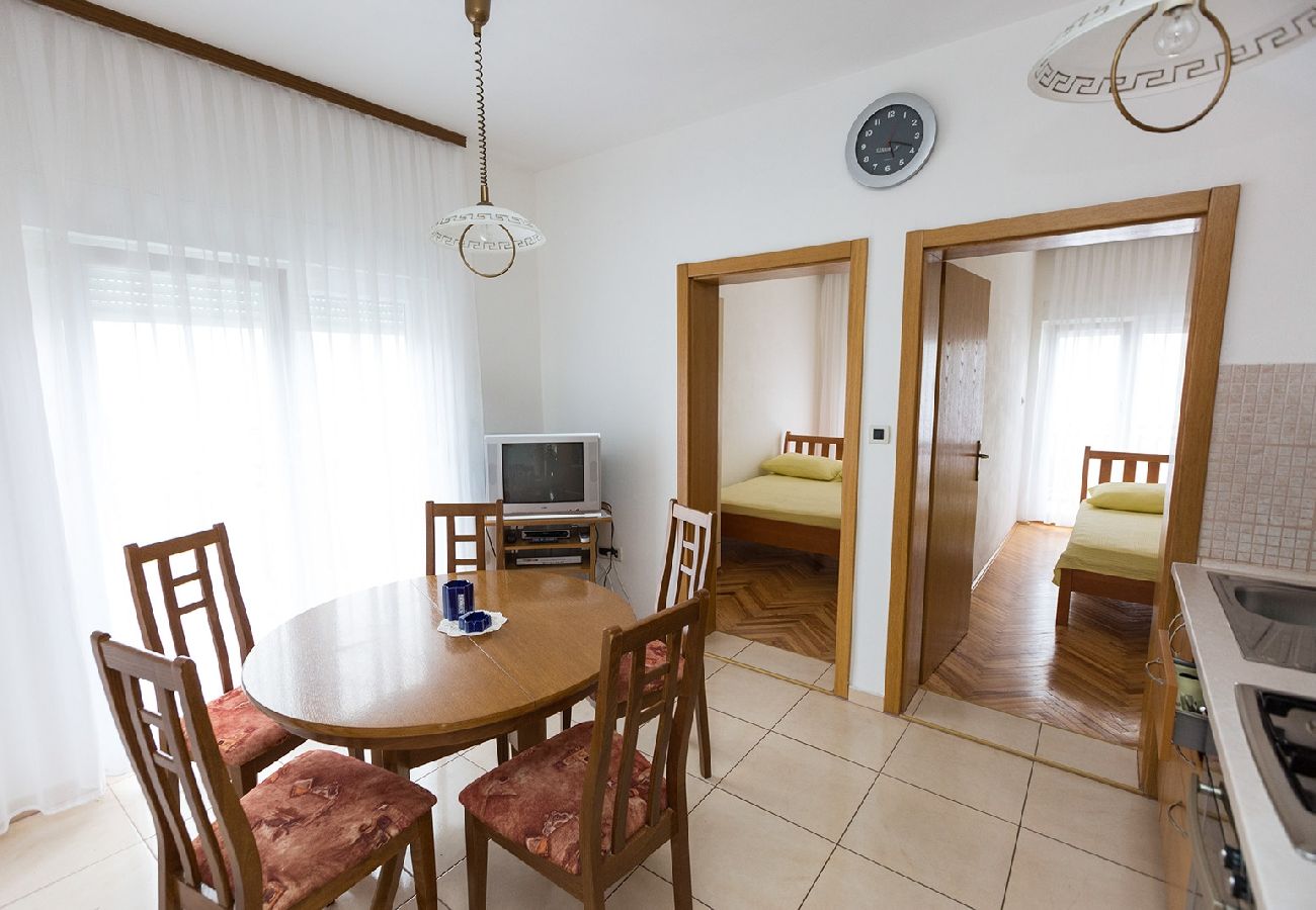 Appartement à Okrug Donji - Appartement dans Okrug Donji avec vue mer, Balcon, Climatisation, WIFI (5166-3)