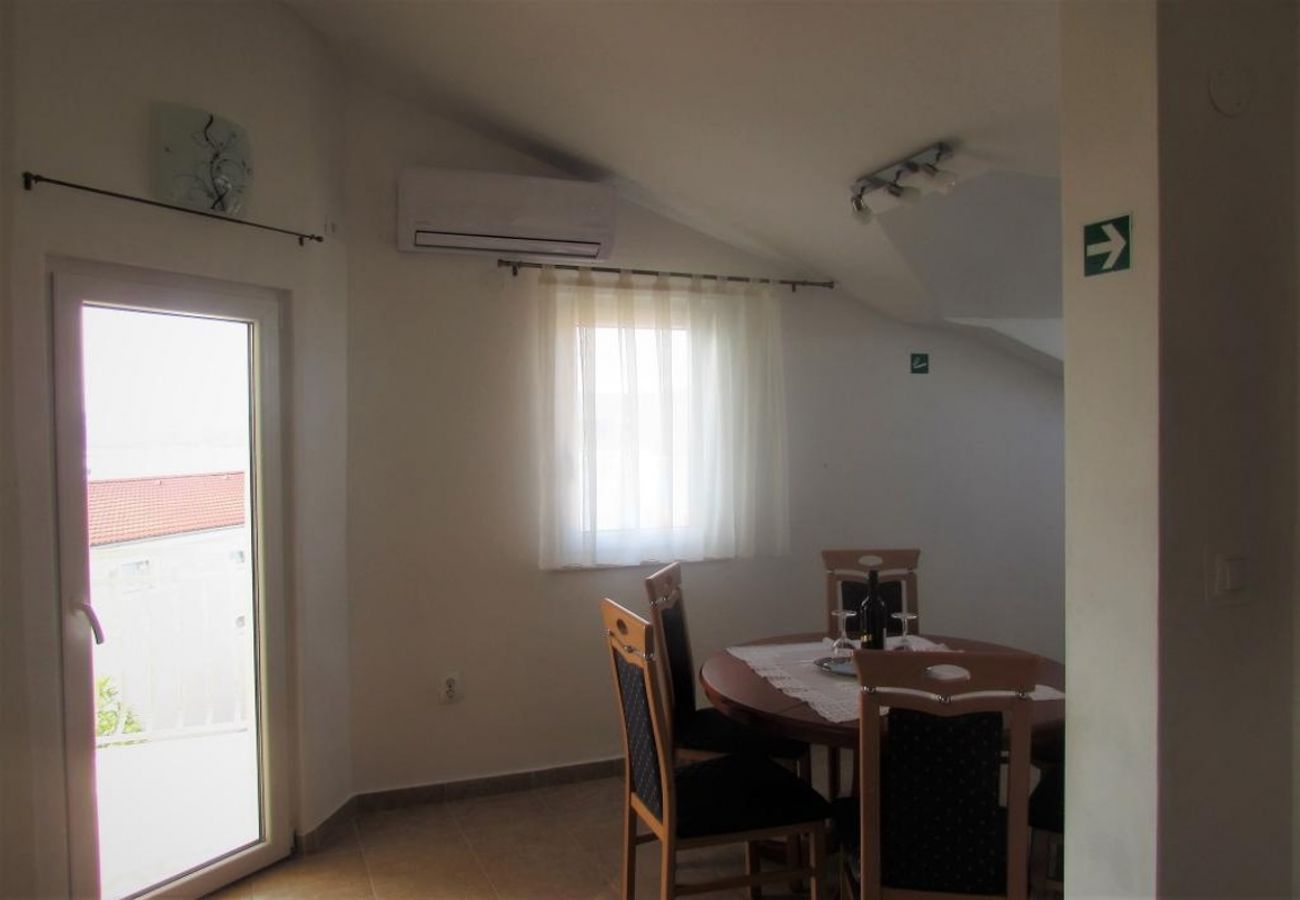 Appartement à Ražanj - Appartement dans Ražanj avec vue mer, terrasse, Climatisation, WIFI (4773-3)