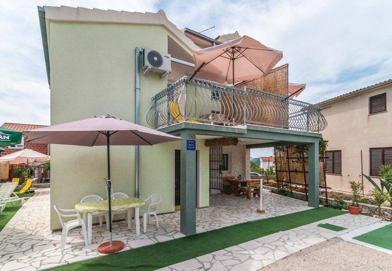 Appartement à Ražanj - Appartement dans Ražanj avec vue mer, terrasse, Climatisation, WIFI (4773-3)