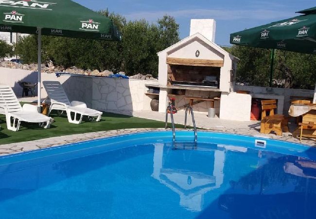 Appartement à Ražanj - Appartement dans Ražanj avec terrasse, Climatisation, WIFI, Machine à laver (4773-4) Appartement à Ražanj - Appartement dans Ražanj avec terrasse, Climatisation, WIFI, Machine à laver (4773-4)