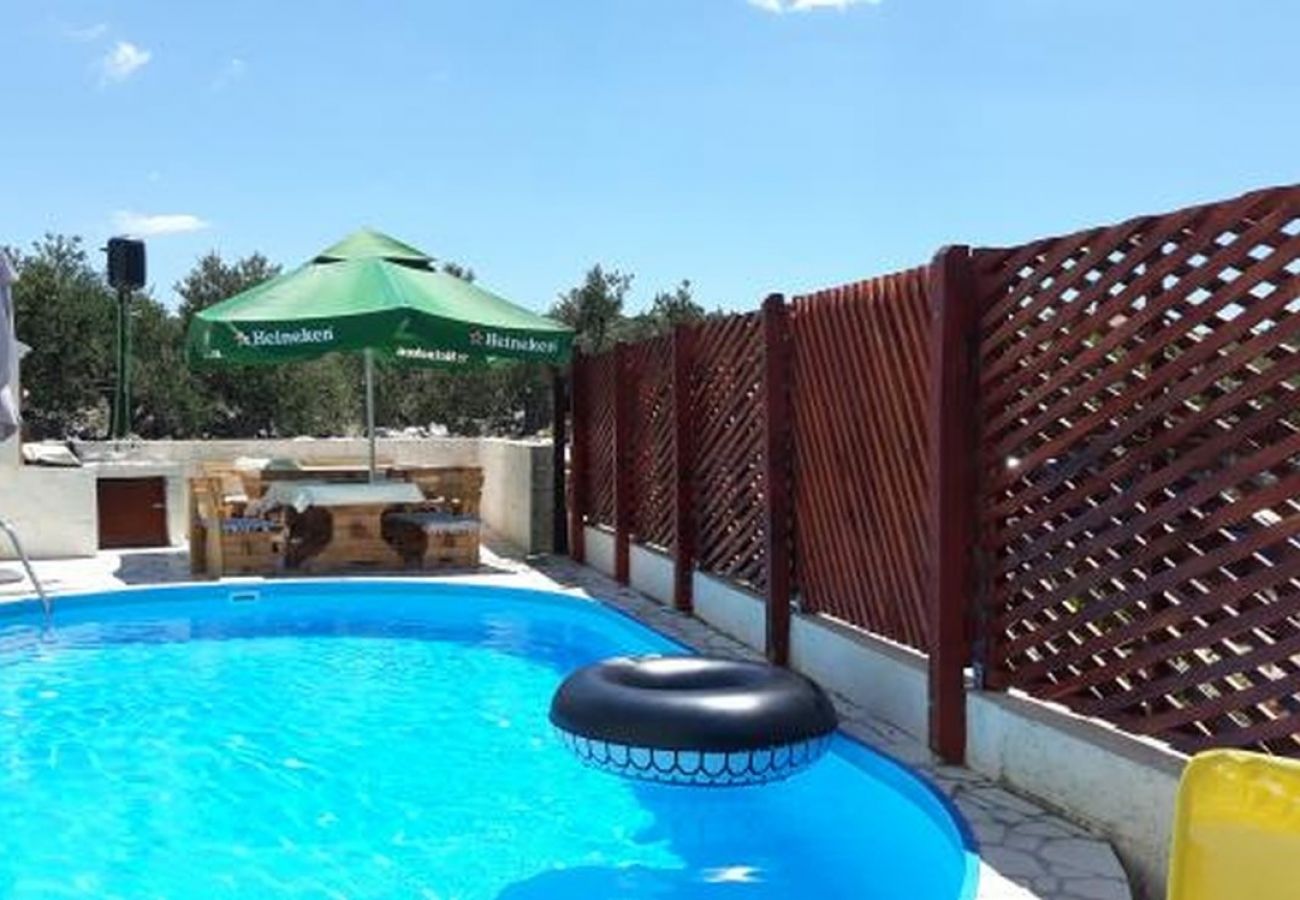 Appartement à Ražanj - Appartement dans Ražanj avec terrasse, Climatisation, WIFI, Machine à laver (4773-4)