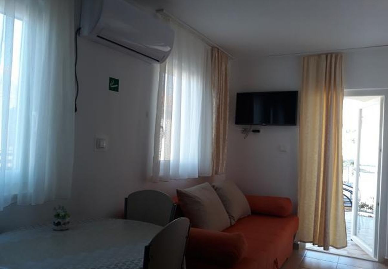 Appartement à Ražanj - Appartement dans Ražanj avec vue mer, terrasse, Climatisation, WIFI (4773-2)