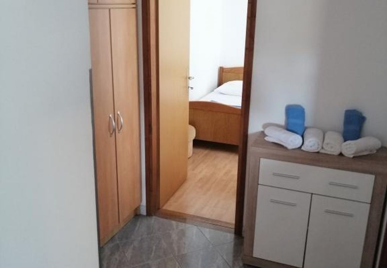 Appartement à Kanica - Appartement dans Kanica avec vue mer, terrasse, Climatisation, WIFI (5168-1)