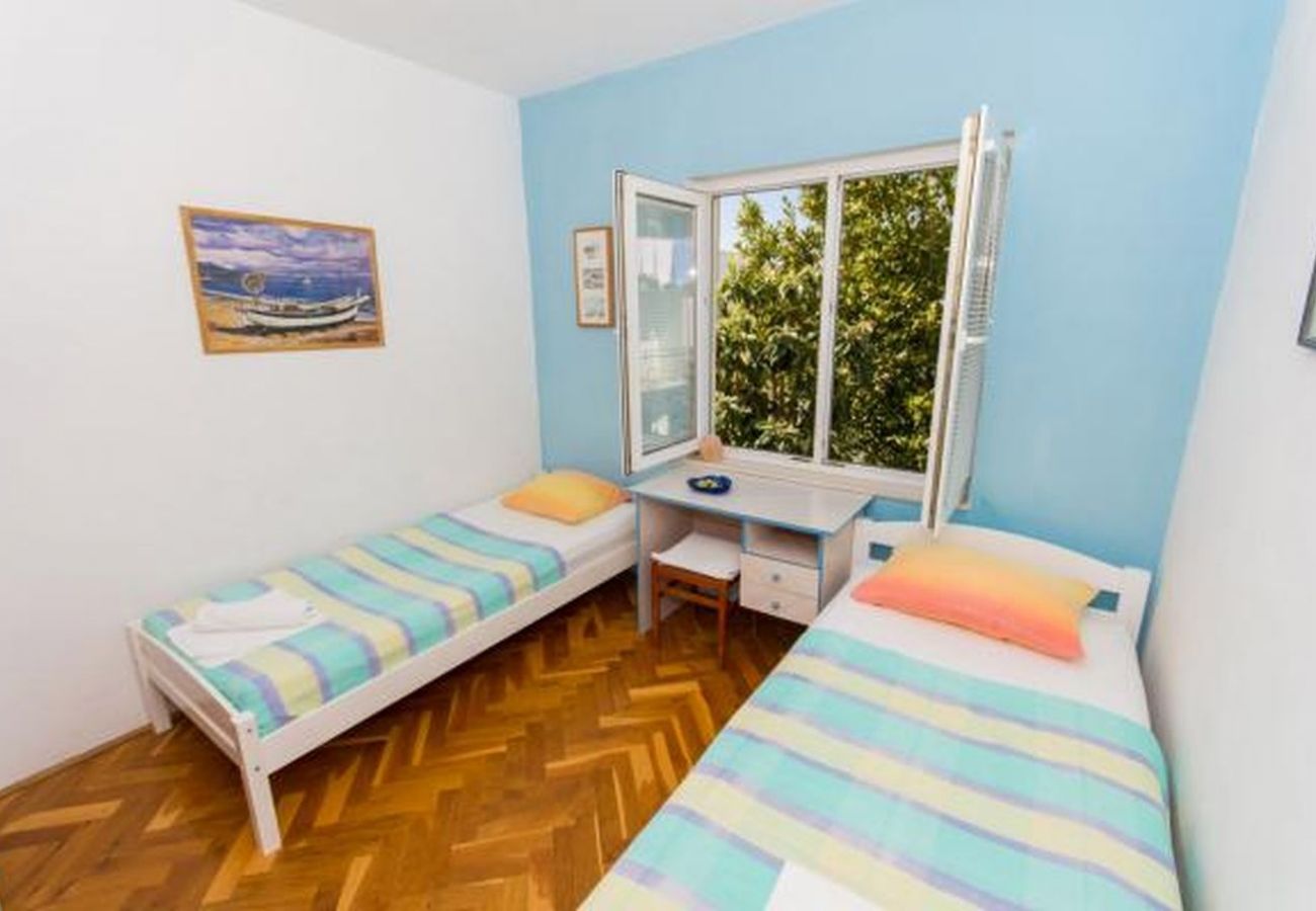 Appartement à Okrug Gornji - Appartement dans Okrug Gornji avec vue mer, Balcon, Climatisation, WIFI (5167-2)