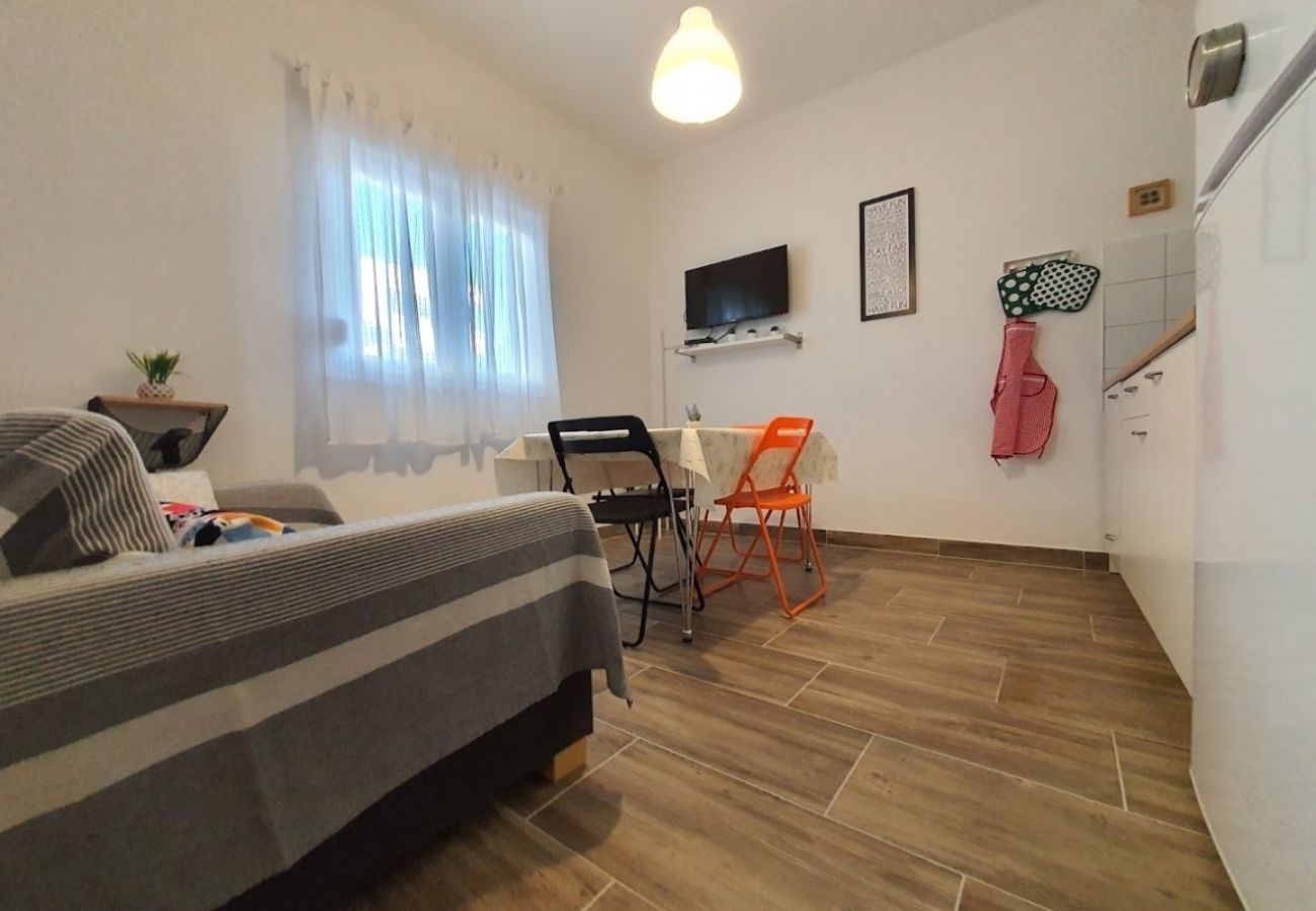 Appartement à Rogoznica - Appartement dans Rogoznica avec terrasse, Climatisation, WIFI (5170-1)