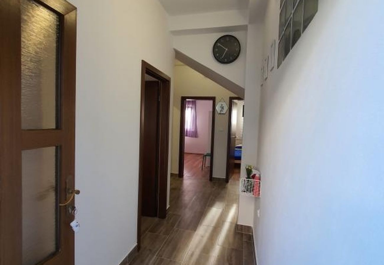 Appartement à Rogoznica - Appartement dans Rogoznica avec terrasse, Climatisation, WIFI (5170-1)