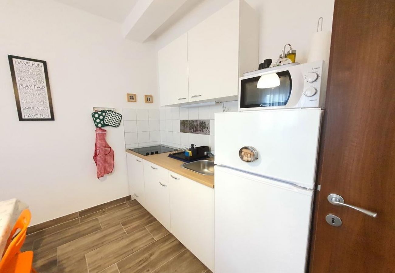 Appartement à Rogoznica - Appartement dans Rogoznica avec terrasse, Climatisation, WIFI (5170-1)