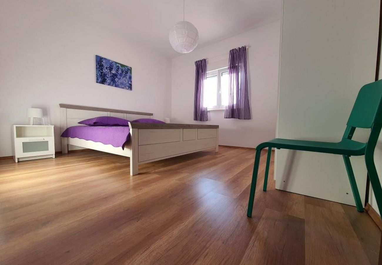 Appartement à Rogoznica - Appartement dans Rogoznica avec terrasse, Climatisation, WIFI (5170-1)