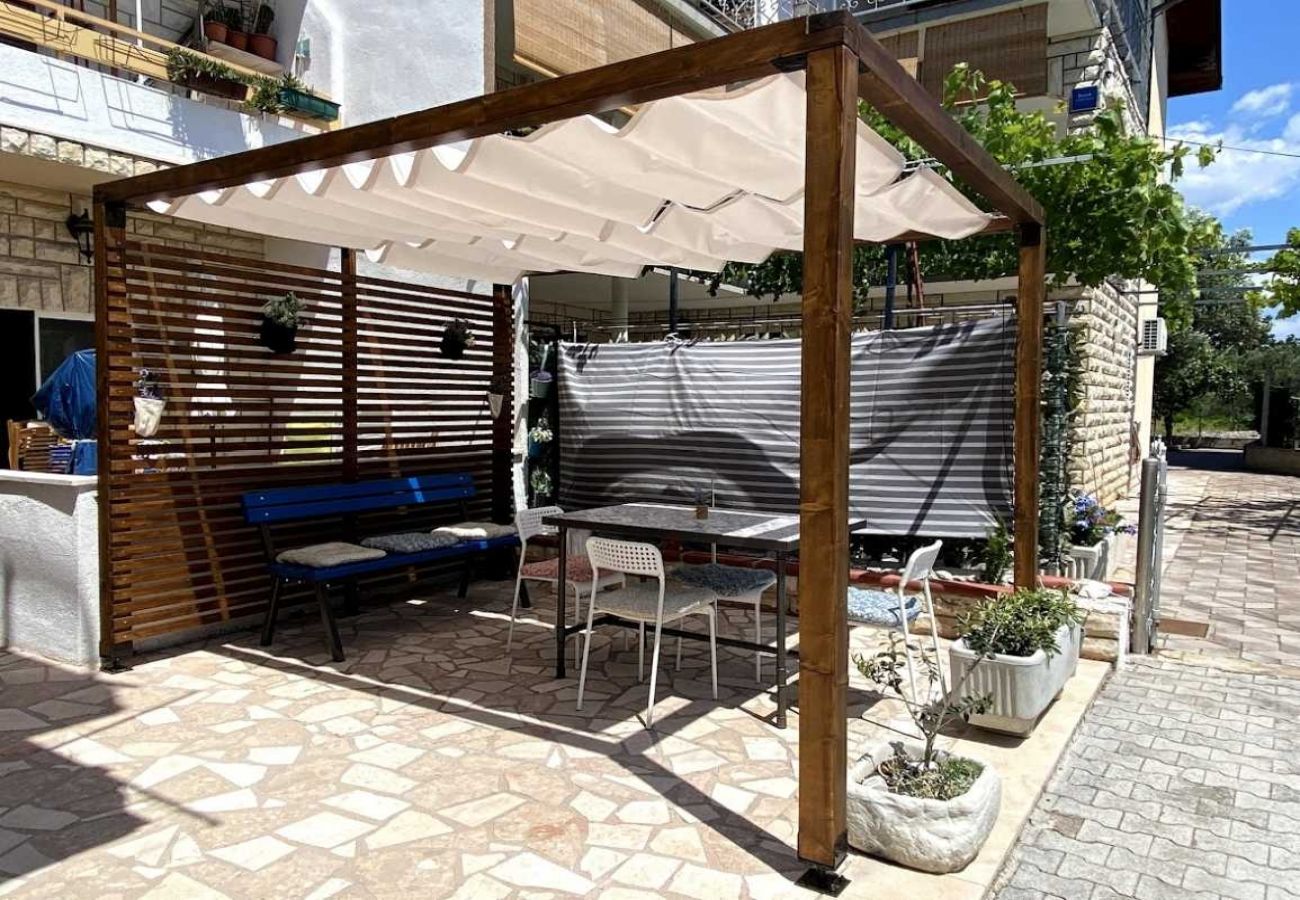 Appartement à Rogoznica - Appartement dans Rogoznica avec terrasse, Climatisation, WIFI (5170-1)