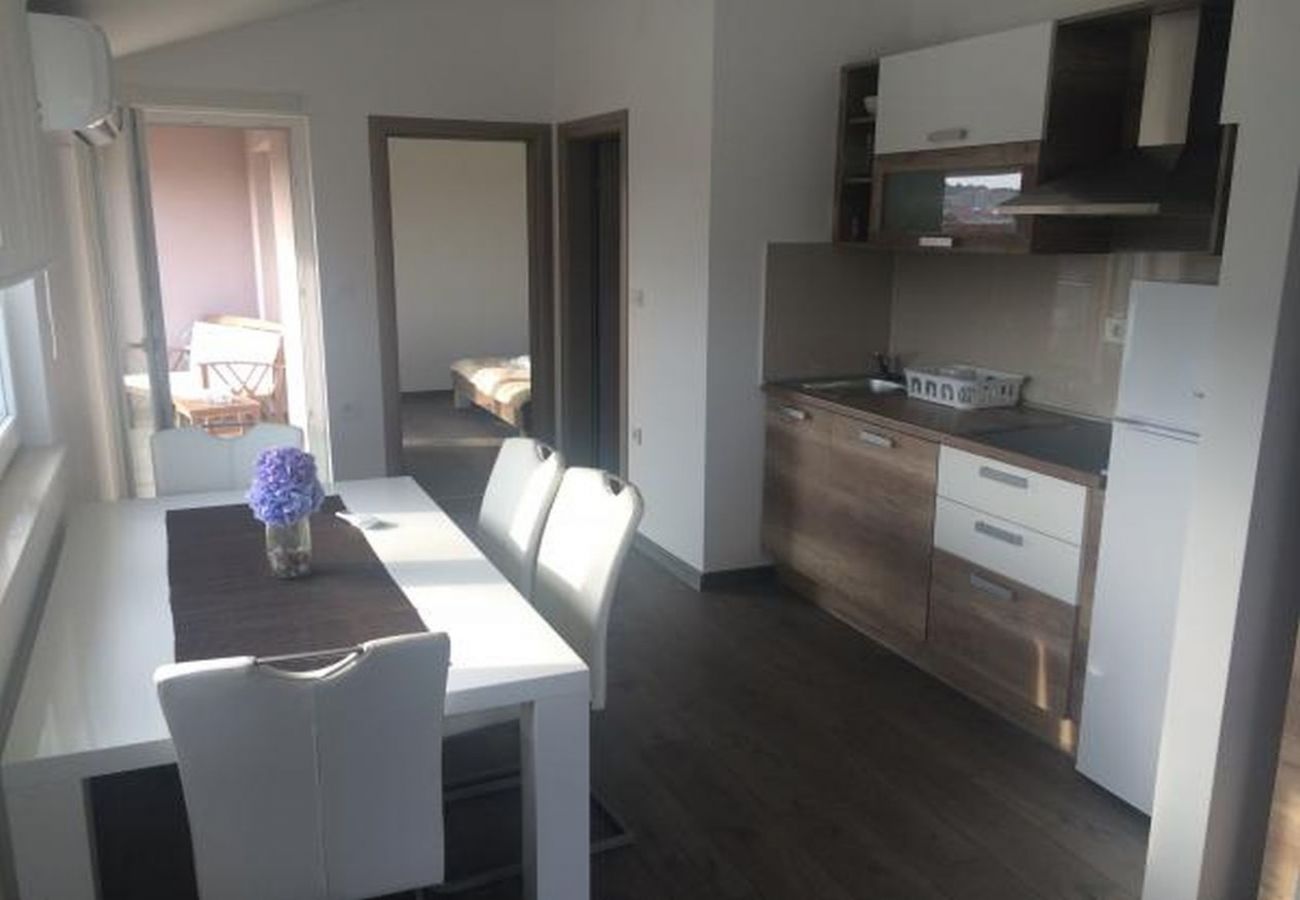 Appartement à Rogoznica - Appartement dans Rogoznica avec vue mer, terrasse, Climatisation, WIFI (5173-3)