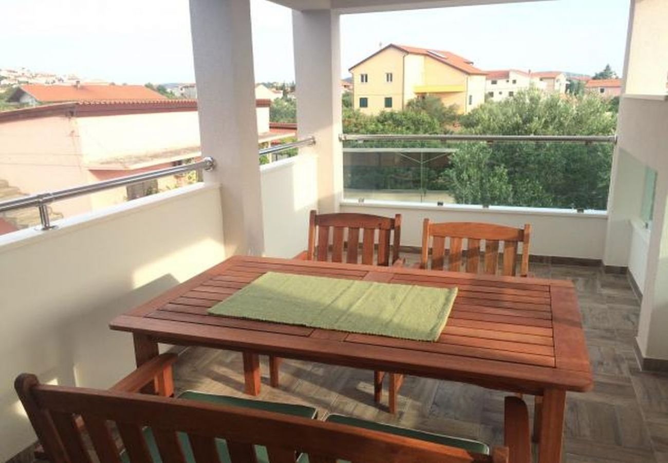 Appartement à Rogoznica - Appartement dans Rogoznica avec Balcon, Climatisation, WIFI, Machine à laver (5173-2)