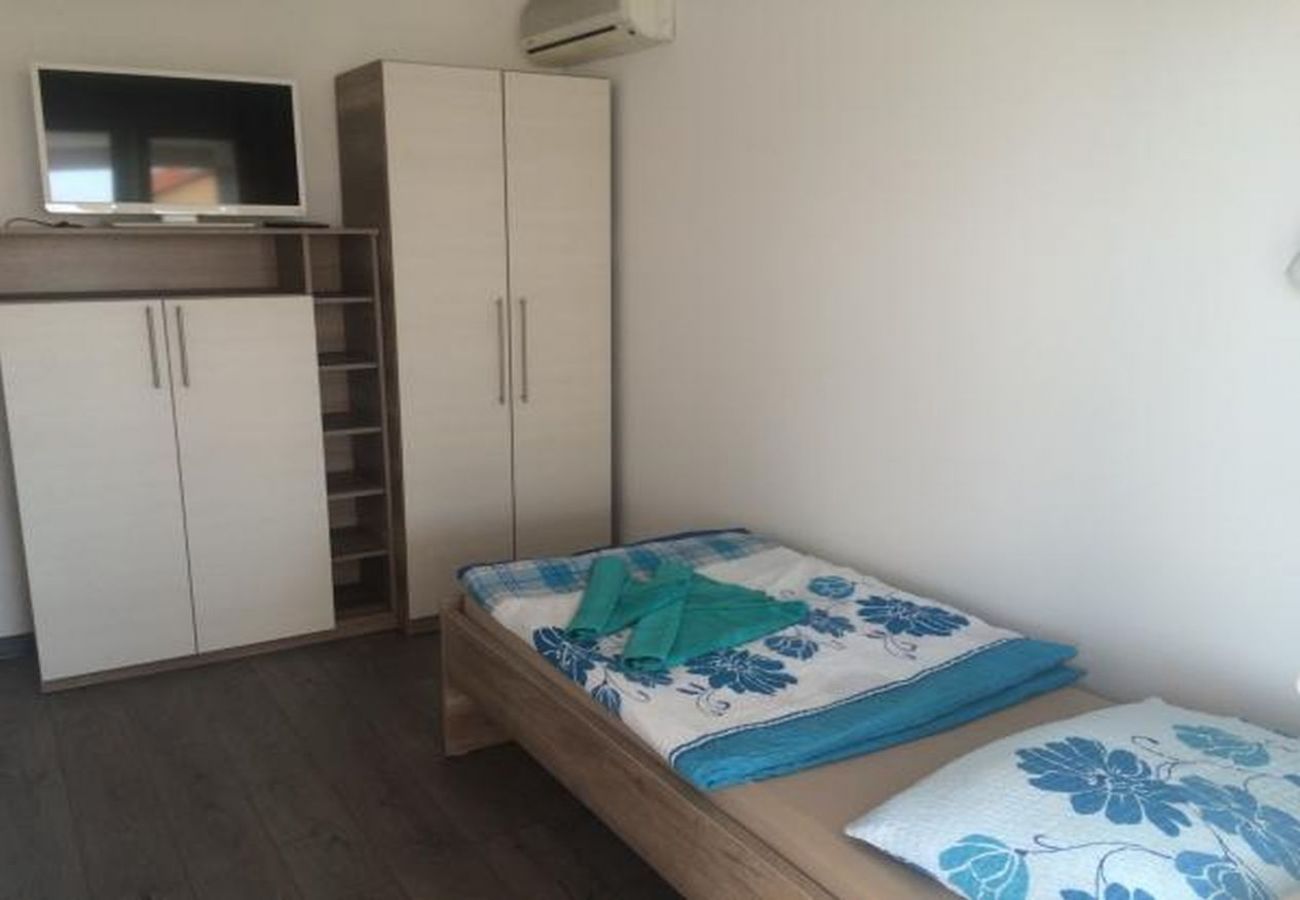 Appartement à Rogoznica - Appartement dans Rogoznica avec Balcon, Climatisation, WIFI, Machine à laver (5173-2)