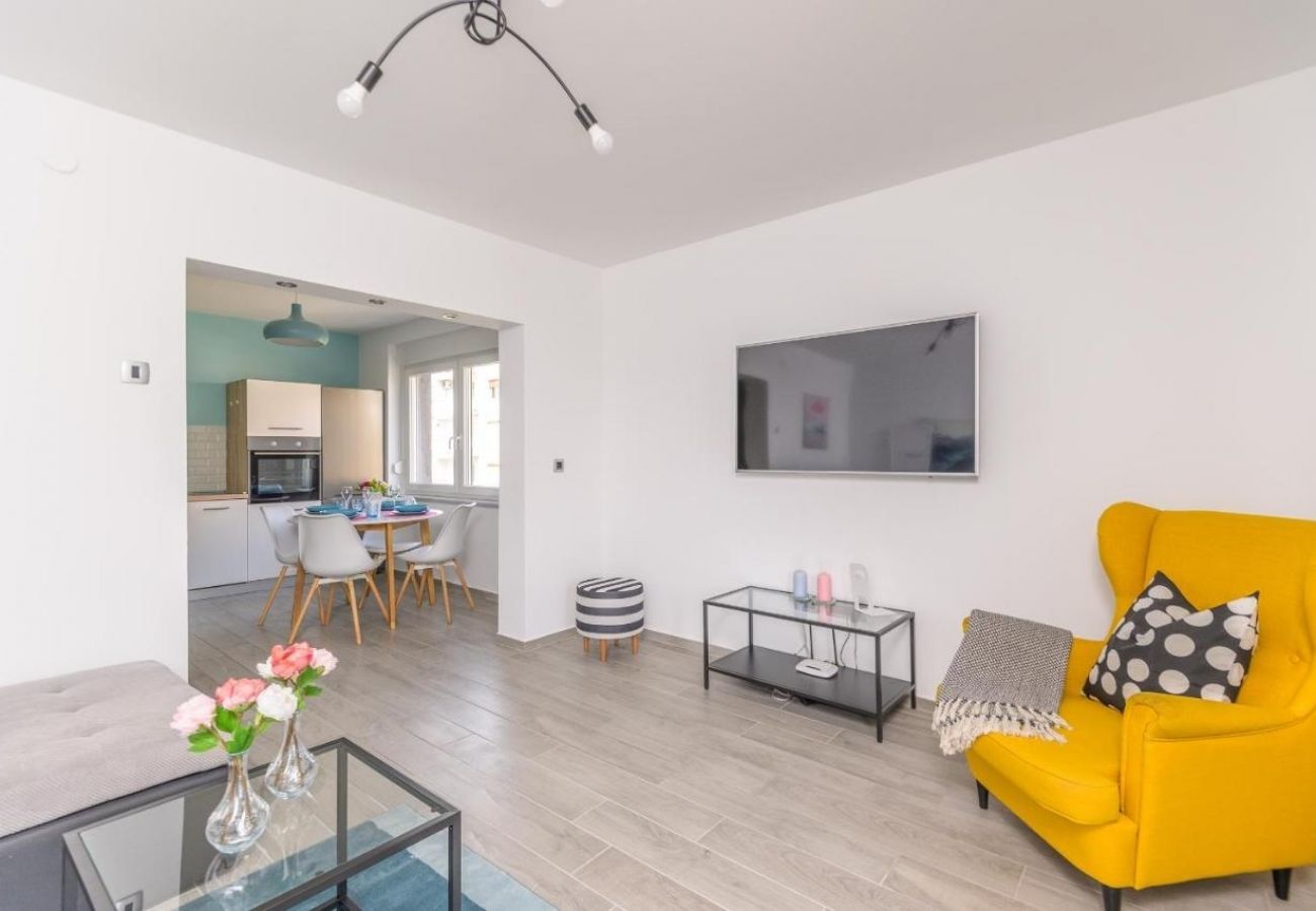 Appartement à Opatija - Appartement dans Opatija avec Balcon, Climatisation, WIFI, Machine à laver (5175-1)