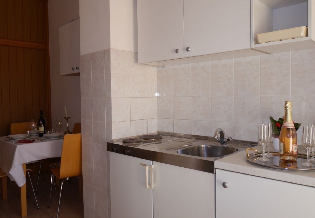 Appartement à Dugi Rat - Appartement dans Dugi Rat avec vue mer, Balcon, Climatisation, WIFI (5132-6)