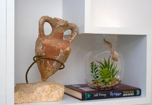 Appartement à Kaštel Kambelovac - Appartement dans Kaštel Kambelovac avec vue mer, Climatisation, WIFI, Machine à laver (4483-2) Appartement à Kaštel Kambelovac - Appartement dans Kaštel Kambelovac avec vue mer, Climatisation, WIFI, Machine à laver (4483-2)