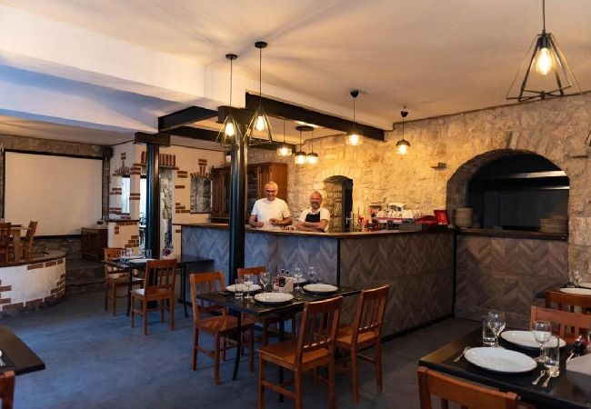 Appartement à Kaštel Kambelovac - Appartement dans Kaštel Kambelovac avec vue mer, Climatisation, WIFI, Machine à laver (4483-2) Appartement à Kaštel Kambelovac - Appartement dans Kaštel Kambelovac avec vue mer, Climatisation, WIFI, Machine à laver (4483-2)