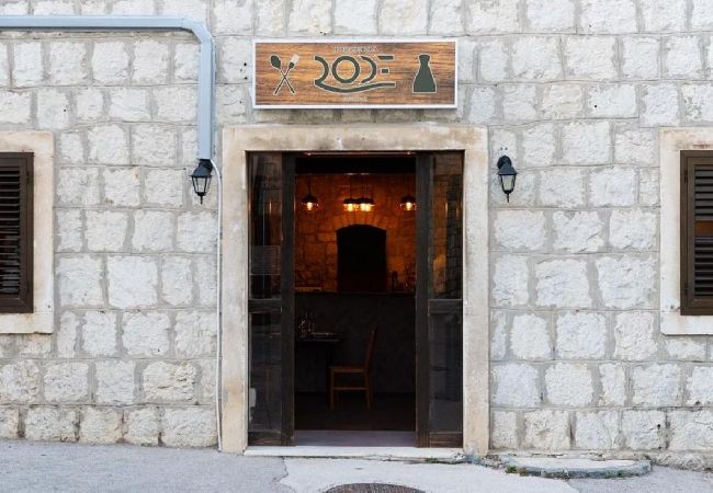 Appartement à Kaštel Kambelovac - Appartement dans Kaštel Kambelovac avec vue mer, Climatisation, WIFI, Machine à laver (4483-2) Appartement à Kaštel Kambelovac - Appartement dans Kaštel Kambelovac avec vue mer, Climatisation, WIFI, Machine à laver (4483-2)