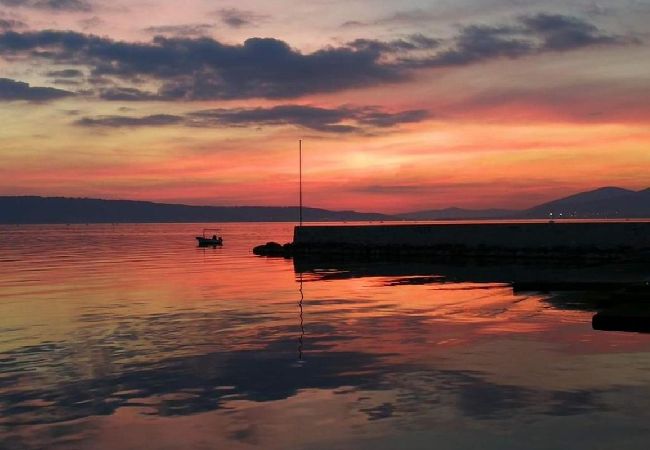 Appartement à Kaštel Kambelovac - Appartement dans Kaštel Kambelovac avec vue mer, Climatisation, WIFI, Machine à laver (4483-2) Appartement à Kaštel Kambelovac - Appartement dans Kaštel Kambelovac avec vue mer, Climatisation, WIFI, Machine à laver (4483-2)