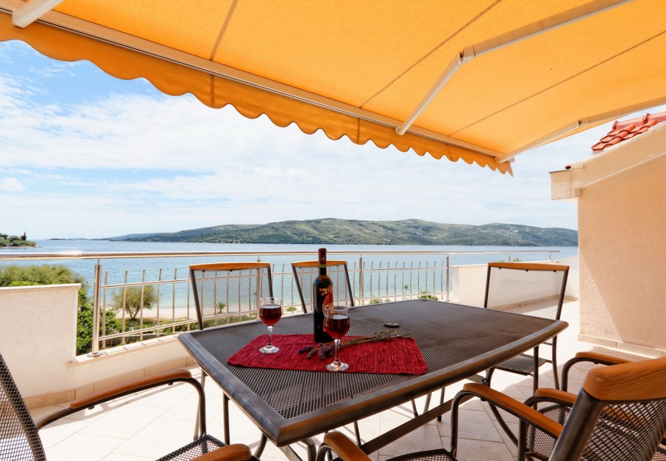 Appartement à Seget Vranjica - Appartement dans Seget Vranjica avec vue mer, terrasse, Climatisation, WIFI (5181-4)