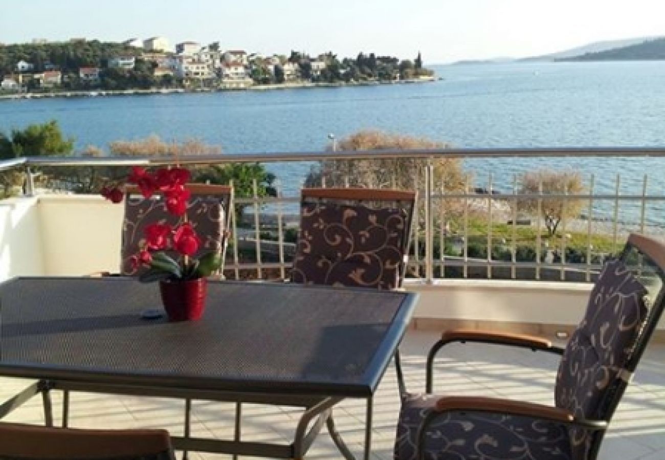 Appartement à Seget Vranjica - Appartement dans Seget Vranjica avec vue mer, terrasse, Climatisation, WIFI (5181-4)