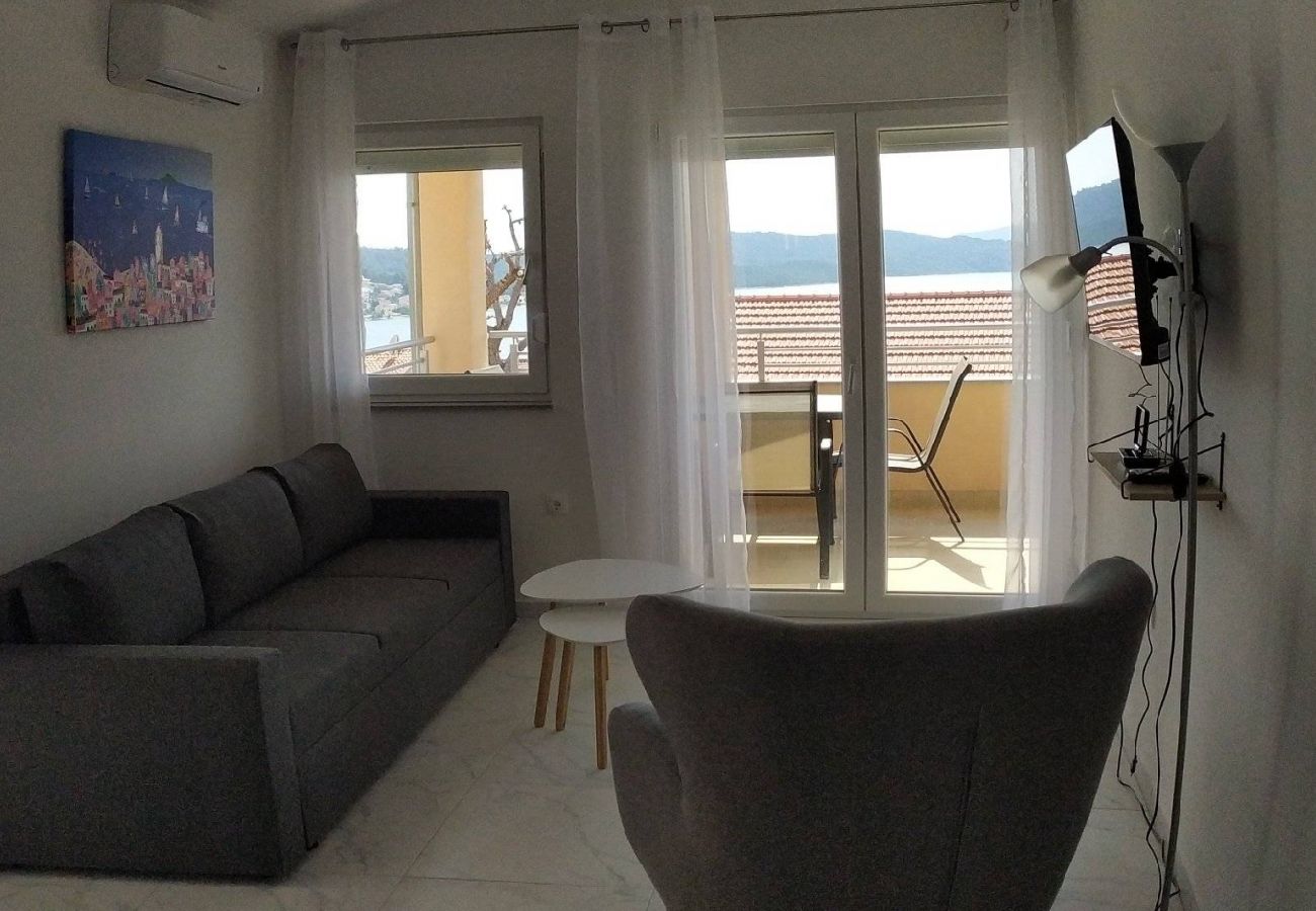 Appartement à Okrug Gornji - Appartement dans Okrug Gornji avec vue mer, Balcon, Climatisation, WIFI (5059-4)