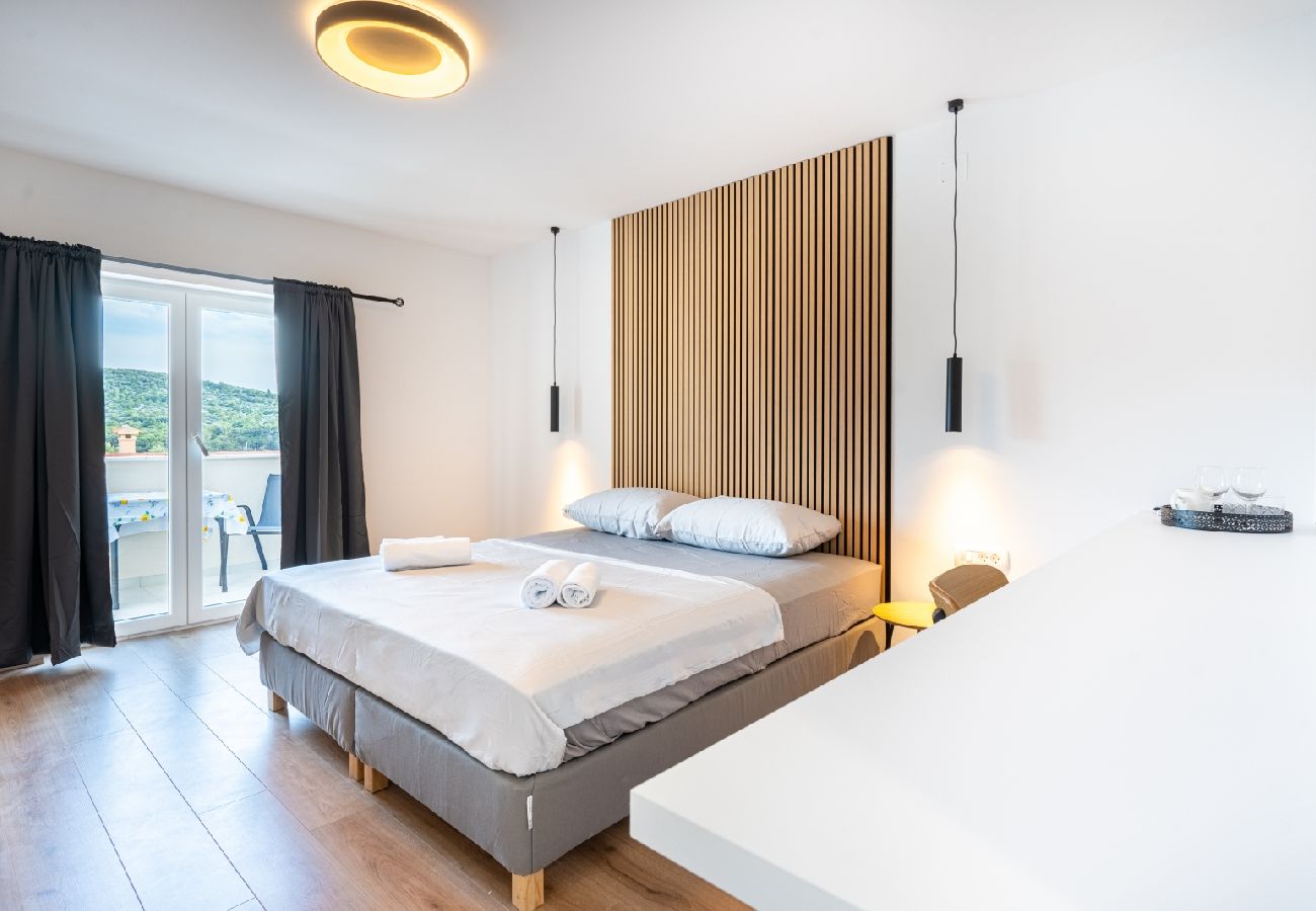 Chambres d'hôtes à Cres - Chambre dans Cres avec vue mer, Balcon, Climatisation, WIFI (4249-5)