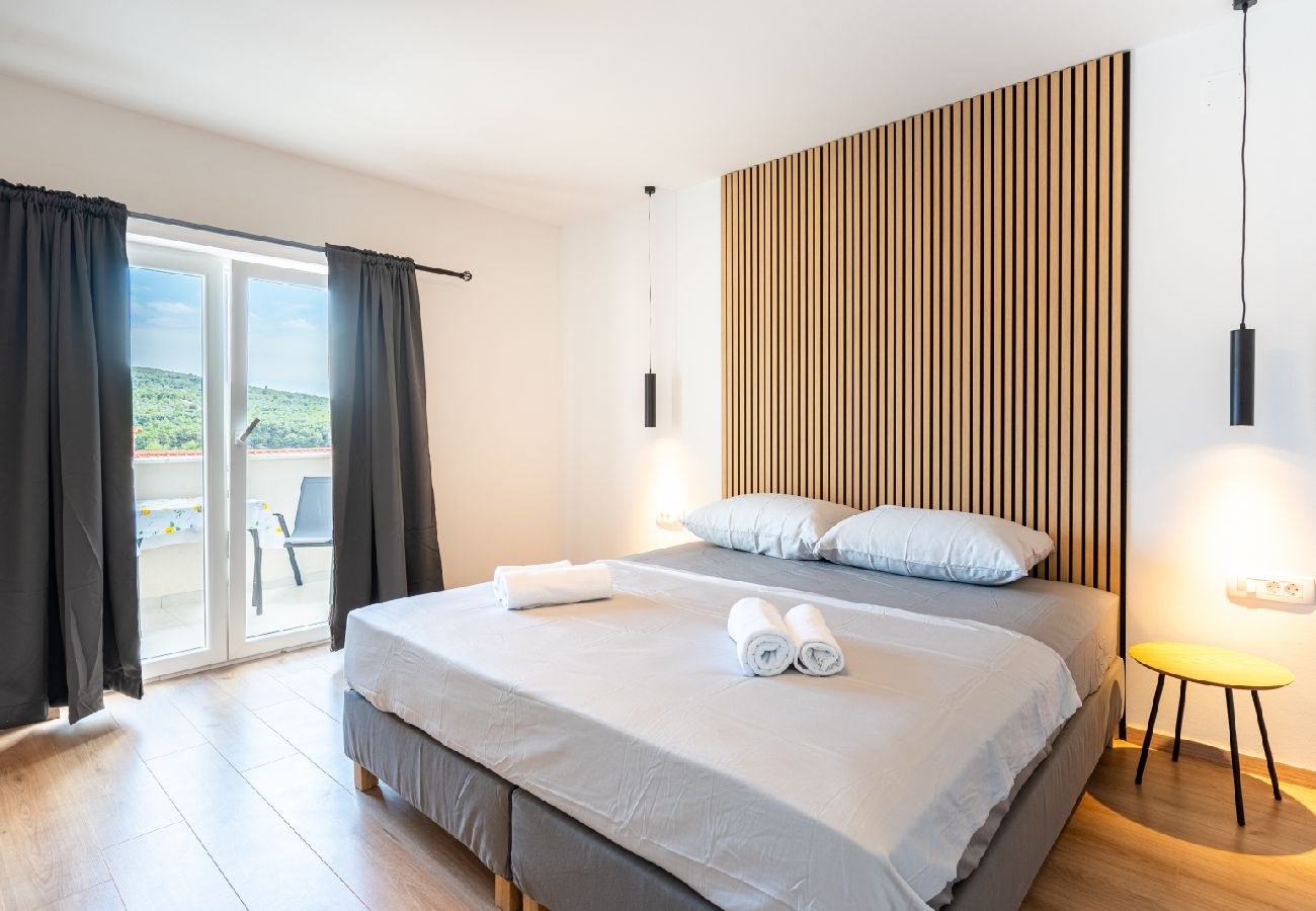 Chambres d'hôtes à Cres - Chambre dans Cres avec vue mer, Balcon, Climatisation, WIFI (4249-5)