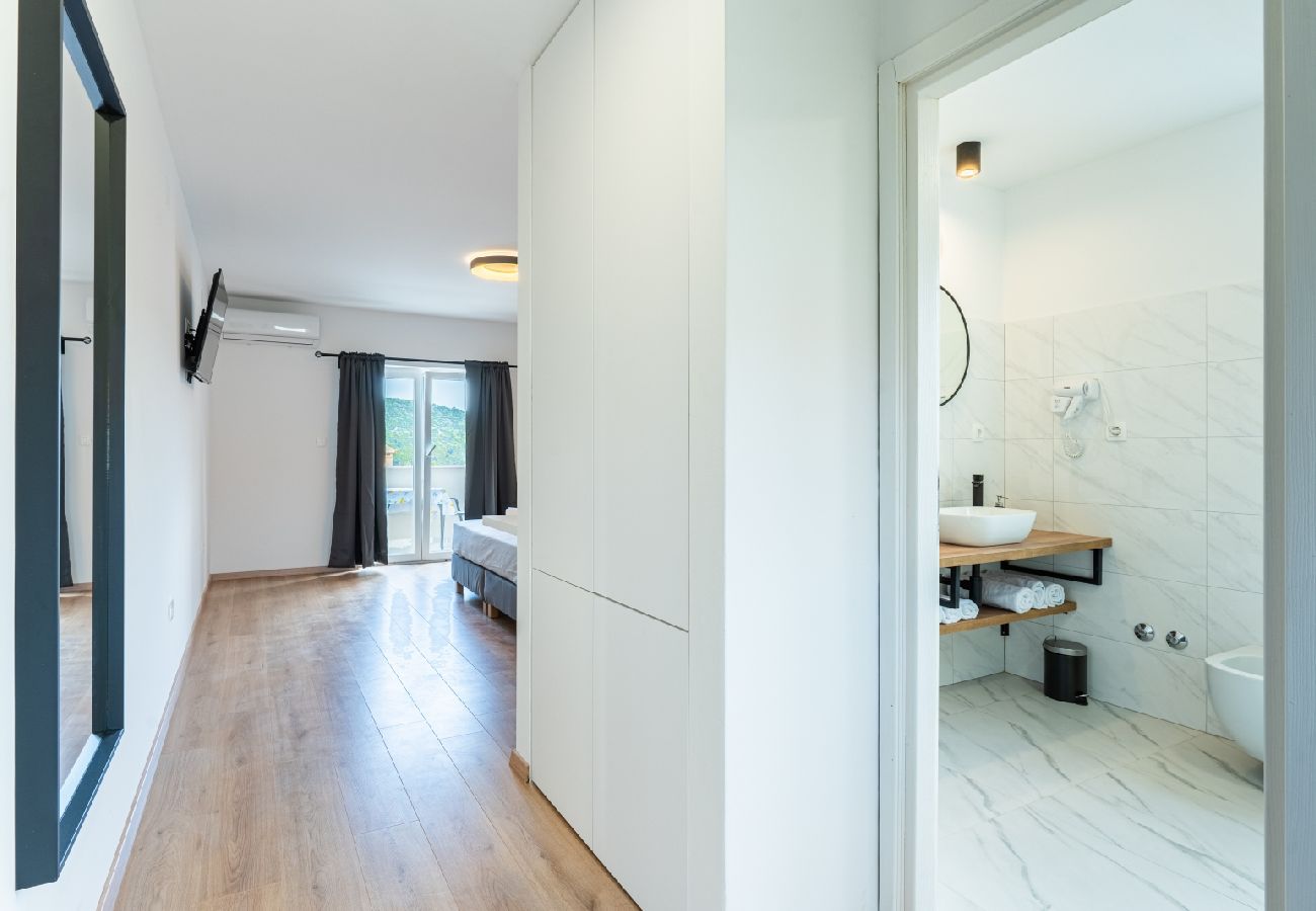 Chambres d'hôtes à Cres - Chambre dans Cres avec vue mer, Balcon, Climatisation, WIFI (4249-5)