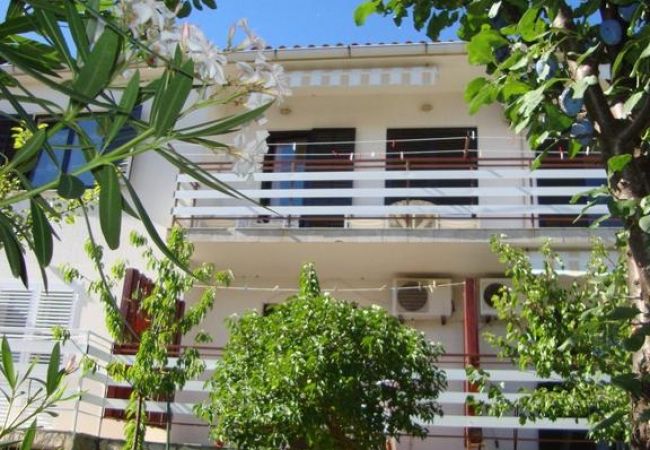 Chambres d'hôtes à Cres - Chambre dans Cres avec vue mer, Balcon, Climatisation, WIFI (4249-4) Chambres d'hôtes à Cres - Chambre dans Cres avec vue mer, Balcon, Climatisation, WIFI (4249-4)