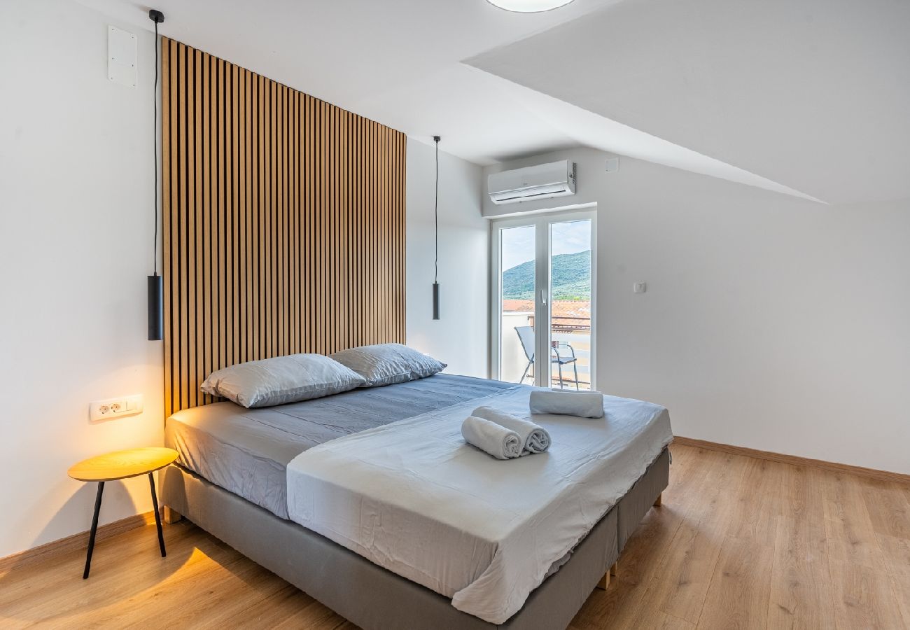 Chambres d'hôtes à Cres - Chambre dans Cres avec vue mer, Balcon, Climatisation, WIFI (4249-4)