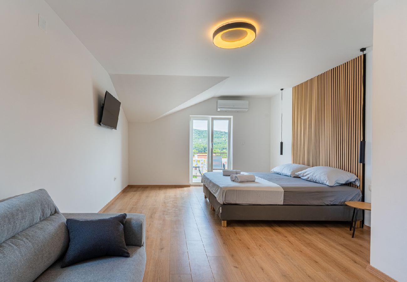 Chambres d'hôtes à Cres - Chambre dans Cres avec vue mer, Balcon, Climatisation, WIFI (4249-6)