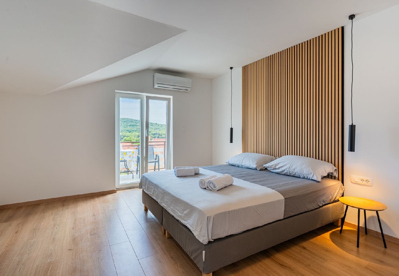 Chambres d'hôtes à Cres - Chambre dans Cres avec vue mer, Balcon, Climatisation, WIFI (4249-6)