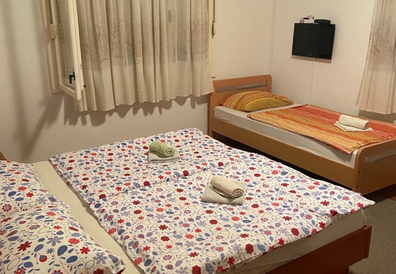 Chambres d'hôtes à Sukošan - Chambre dans Sukošan avec Balcon, Climatisation, WIFI (5188-1)