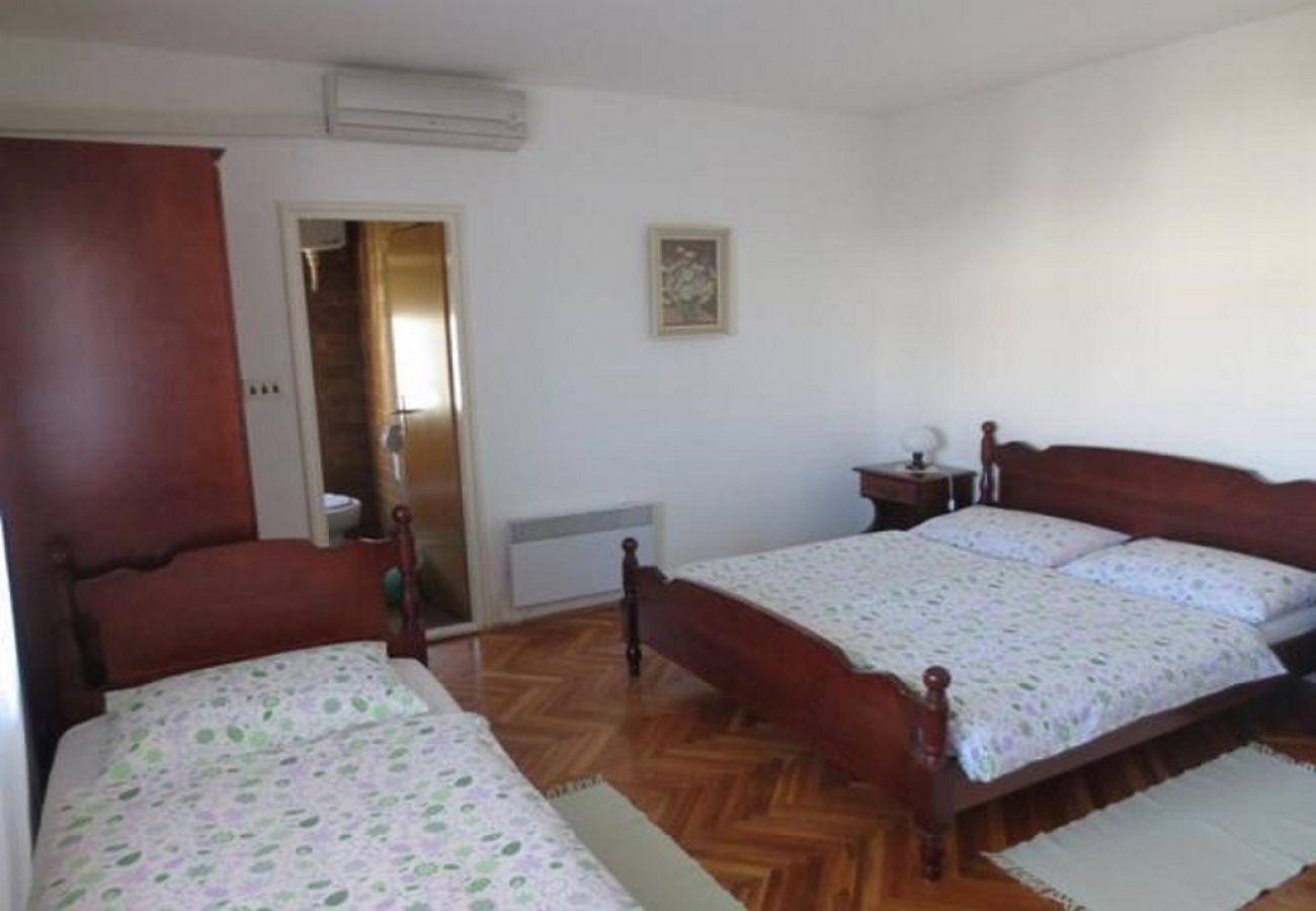 Chambres d'hôtes à Sukošan - Chambre dans Sukošan avec Balcon, Climatisation, WIFI (5188-2)